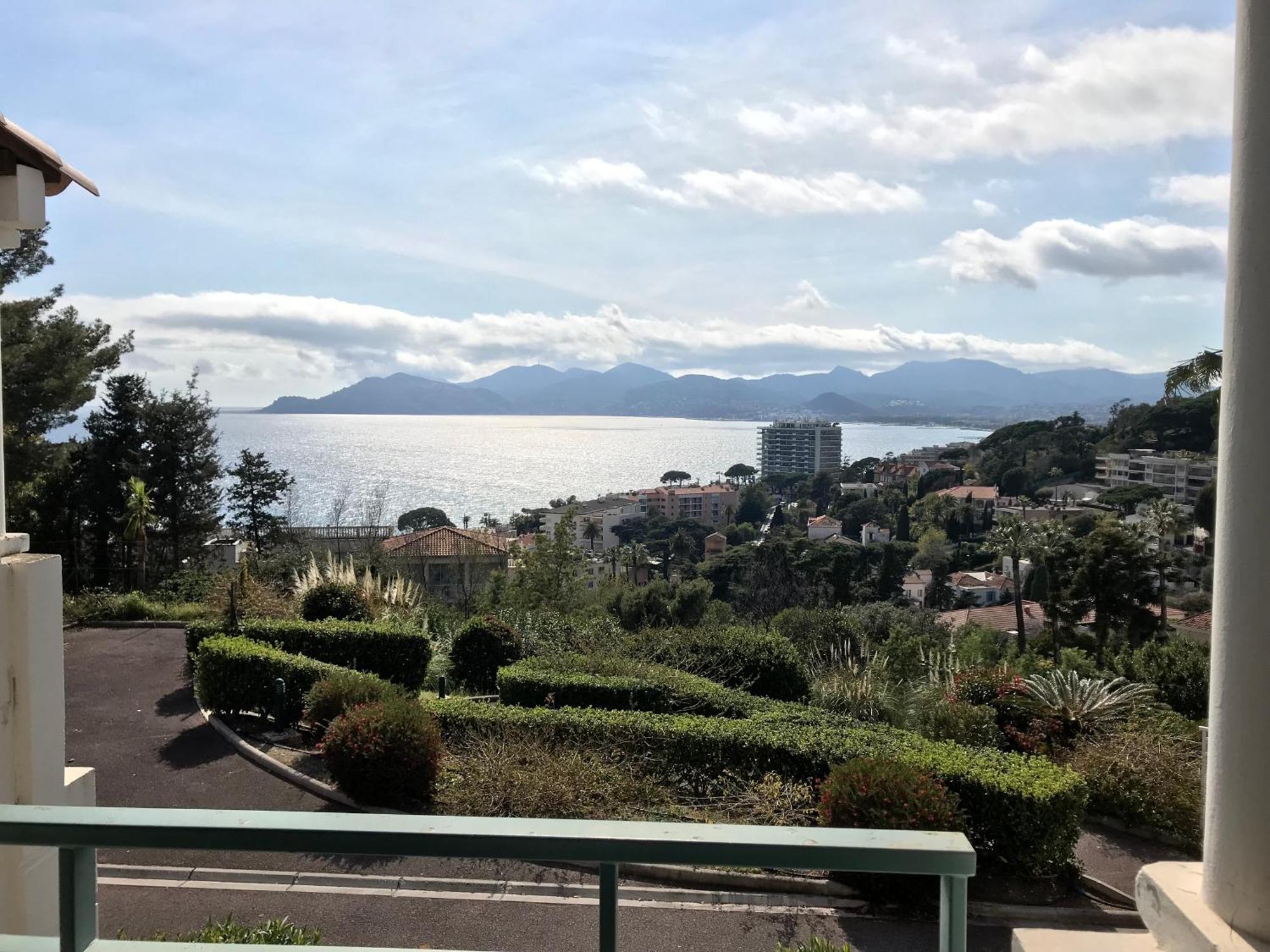 Appt Vue Exceptionnelle Sur Baie De Appartamento